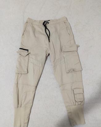 pantalone cargo beige bershka
