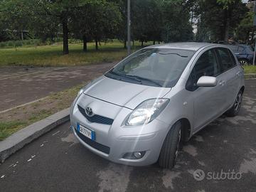 Toyota Yaris 1.3 vvt Automatica 