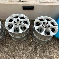 Cerchi in lega mercedes e alfa