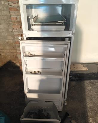 Frigo con freezer ad incastro
