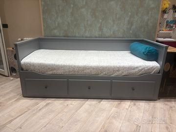 Letto divano HEMNES con 3 cassetti + 2 materassi