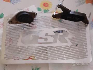Gsr 600 griglia radiatore + para motore