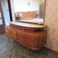 Cassettiera vintage con specchio