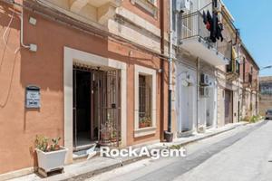 Casa indipendente di 93 m² con 4 locali a Lentini