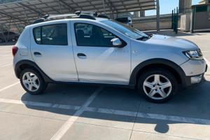 DACIA Sandero 2ª serie - 2013