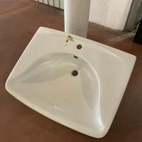 Lavabo bagno con colonna