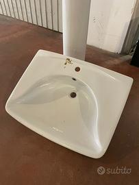 Lavabo bagno con colonna