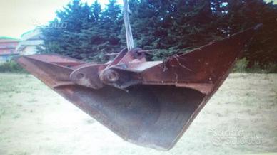 Benna Caterpillar428.Benna trapezio per escavatore