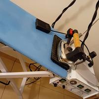 Tavolo da stiro professionale