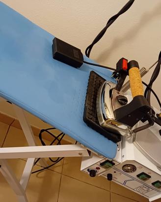 Tavolo da stiro professionale