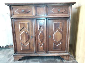 Mobiletto in legno ingresso