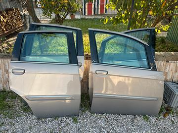 Sportelli lancia musa