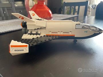 LEGO set 60226 Shuttle spedizione su Marte