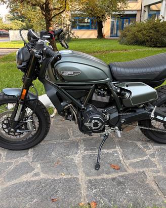 Ducati Scrambler 800 NIGHT SHIFT