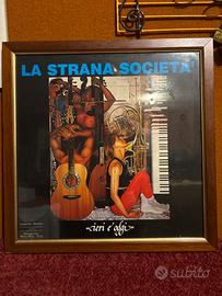 La strana società- Ieri e oggi - SS001