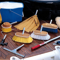 Pulizie su natanti e imbarcazioni