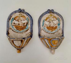 Coppia acquasantiere maiolica Castelli XVIII sec.