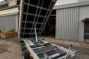 Rimorchio Ribaltabile Elettrico Trilaterale