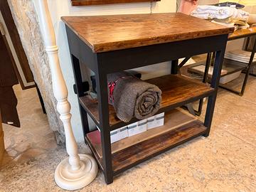 Scrittoio con piano inclinato