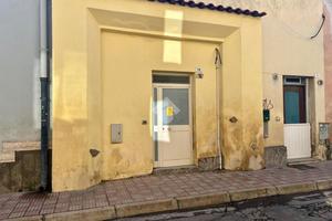 MONOLOCALE A CAGLIARI