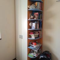 Armadio a due ante con libreria