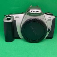 Canon eos 300 con obbiettivo e tracolla