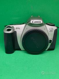 Canon eos 300 con obbiettivo e tracolla