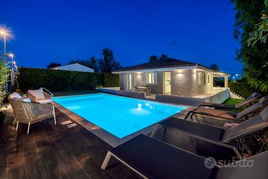 Villa con piscina ad uso esclusivo 350 m spiaggia