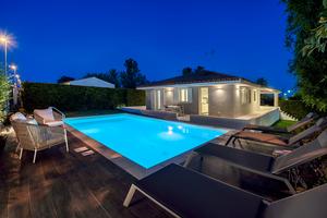 Villa con piscina ad uso esclusivo 350 m spiaggia