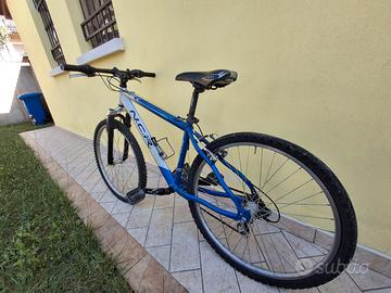 Montain-Bike CARBONIO TRATTABILE