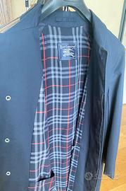 Trench vintage Burberry blu con fodera Nova Check.