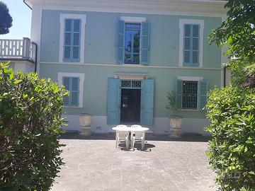 Appartamento con Spazio Esterno e Posto Auto