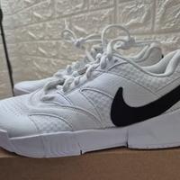 Scarpe sportive Nike bianche e nere