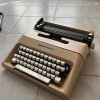Macchina da scrivere Olivetti Lettera 35