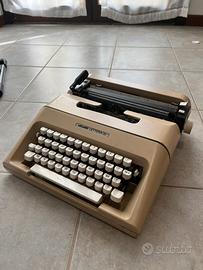 Macchina da scrivere Olivetti Lettera 35