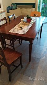 Tavolo in noce 