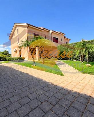 VILLA A SCHIERA ZONA CITTA' GIARDINO RIF3089