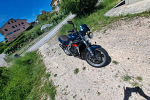 Triumph 955i speed triple