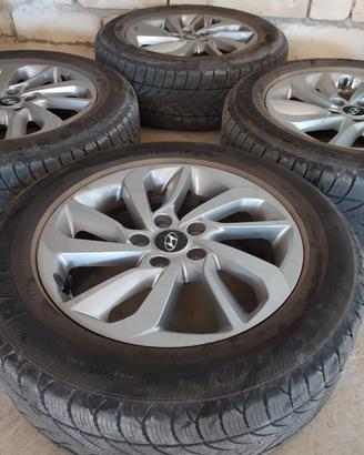 4 ruote cerchi gomme 225/60 R17 M+S Hyundai Tucson