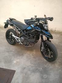 Ducati hypermotard 1100 evo