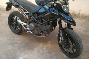 Ducati hypermotard 1100 evo