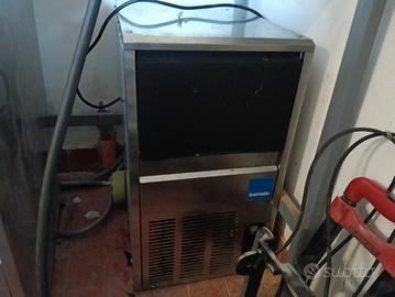 fabbricatore di ghiaccio 