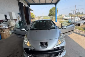 Peugeot 207 cc 1.6 120cv VTI Feline