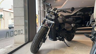 Benelli Leoncino 500 Bobber 400