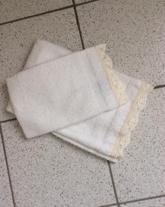 Asciugamano con ospite pizzo fatto a mano