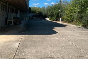 Magazzino ,con ampio spazio operativo