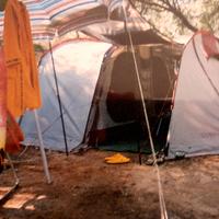 Tenda da campeggio e attrezzature