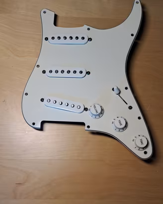 Battipenna precablato Fender Stratocaster pickup
