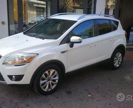 Ford Kuga 2.0D 163 cv AWD Powershift Titanium