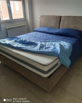 letto matrimoniale in similpelle con contenitore